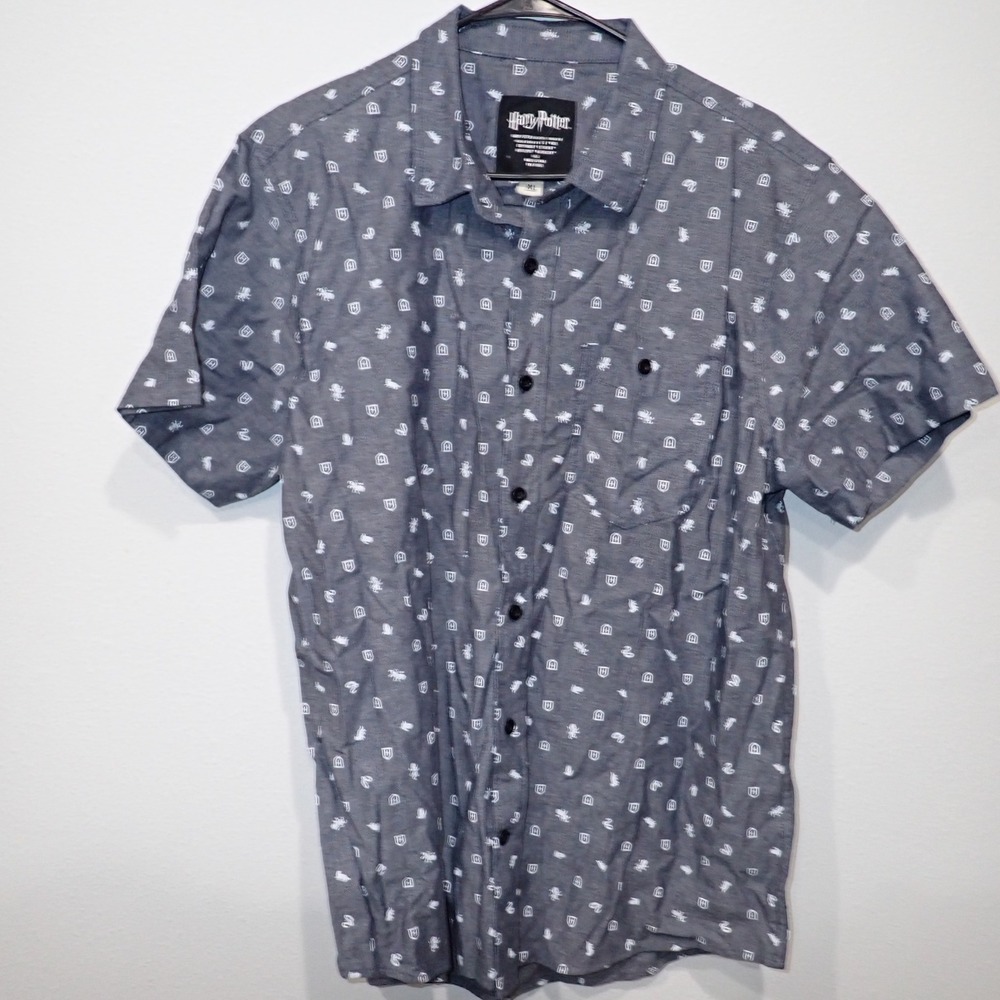 Harry Potter Mens XL Short Sleeve Button Down Shirt Hogwarts House Crest Blue
